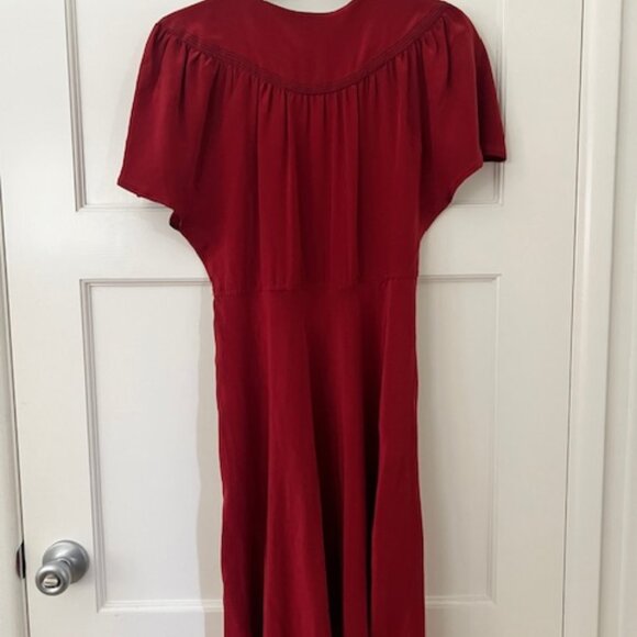HYPE 100% Silk V-Neck w/ Red Belt - Size 4 - Picture 3 of 6